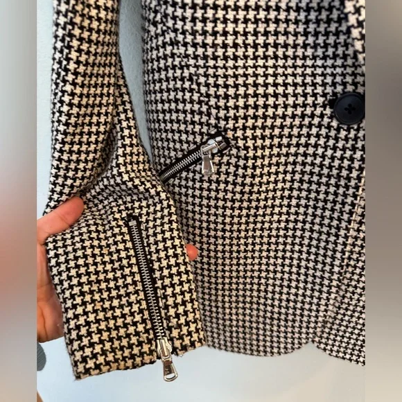 L'AGENCE Candra Zip Pocket Houndstooth Check Blazer - Picture 8 of 13